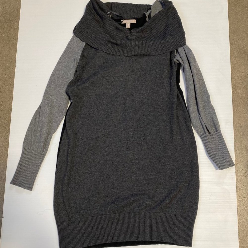 3 / $25! ✰ Banana Republic Sweater Dress